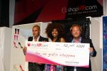 Amsterdam 20 juli 2009
VIP shopping in de westergasfabriek. Winnares Robin Knitter met Viggo Waas en Bastiaan v Schaijk
Peter Smulders bv