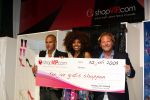 Amsterdam 20 juli 2009
VIP shopping in de westergasfabriek. Winnares Robin Knitter met Viggo Waas en Bastiaan v Schaijk
Peter Smulders bv