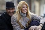 Amsterdam 20 januari 2010
Ruud en estelle Gullit met een vriend van hen uit Los Angeles. Danielle Overgaag kwam hem de hand schudden terwijl leco haar haren aan het verven was. Ruud en estelle proberen haar te verbergen voor de fotograaf.
Peter Smulders bv