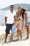 Sant Tropez 27 juni 2009
Ruud Estelle Joelle en Maxim Gullit op vakantie in St Tropez.
Peter Smulders bv