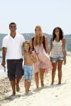 Sant Tropez 27 juni 2009
Ruud Estelle Joelle en Maxim Gullit op vakantie in St Tropez.
Peter Smulders bv