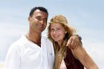 Sant Tropez 27 juni 2009
Ruud Estelle Joelle en Maxim Gullit op vakantie in St Tropez.
Peter Smulders bv