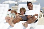 Sant Tropez 27 juni 2009
Ruud Estelle Joelle en Maxim Gullit op vakantie in St Tropez.
Peter Smulders bv