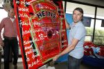 Amsterdam 4 juni 2009
Ruud de Wild heeft een schilderij gemaakt voor aktie die bij het 140 jarig bestaan van Heinz tomaten ketchup hoort.
Peter Smulders bv