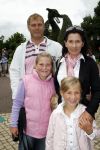 Kaatsheuvel 2 augustus 2009
Premiere show in de efteling. Sandra .. met gezin
Peter Smulders bv