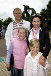 Kaatsheuvel 2 augustus 2009
Premiere show in de efteling. Sandra .. met gezin
Peter Smulders bv