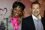 Amsterdam 2 juni 2009
Presentatie van de nieuwe samsung lady phone in de duif. Sylvana Simons met haar vriend Roland Kahn
Peter Smulders bv