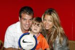 Beverwijk 13 juni 2009
Rafael v d Vaart met Sylvie en Damian bij het straatvoetbaltournooi dat zijn naam draagt.
Peter Smulders bv