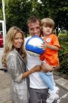 Beverwijk 13 juni 2009
Rafael v d Vaart met Sylvie en Damian bij het straatvoetbaltournooi dat zijn naam draagt.
Peter Smulders bv