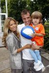 Beverwijk 13 juni 2009
Rafael v d Vaart met Sylvie en Damian bij het straatvoetbaltournooi dat zijn naam draagt.
Peter Smulders bv