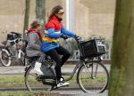 Amsterdam 21 januari 2010
Tatum Dagelet met dochter Toy Travis op de fiets
Peter Smulders bv