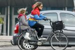 Amsterdam 21 januari 2010
Tatum Dagelet met dochter Toy Travis op de fiets
Peter Smulders bv