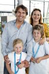 Rotterdam 28 juni 2009
Laatste optrden K3 in ahoy. Toine v Peperstraten met vrouw en kinderen
Peter Smulders bv