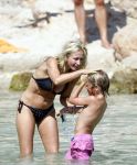 Ibiza 11 juli 2009
Erland Galjaard en Wendy en Sem v Dijk op vakantie op ibiza.
Peter Smulders bv