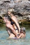Ibiza 11 juli 2009
Erland Galjaard en Wendy en Sem v Dijk op vakantie op ibiza.
Peter Smulders bv