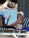 Curacao 1 januari 2010
Willeke Alberti op het strand op Curacao
Peter Smulders bv