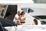 Ibiza 8 juli 2009
Wesley Sneijder en Yolanthe Cabau v Kasbergen en haar zus op de boot op ibiza.
Peter Smulders bv