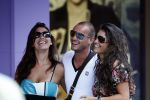 Ibiza 8 juli 2009
Wesley Sneijder en Yolanthe Cabau v Kasbergen en haar zus op de boot op ibiza.
Peter Smulders bv