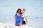 Ibiza 9 juli 2009
Wesley Sneijder en Yolanthe Cabau v Kasbergen met zus op ibiza , Wesley had een hele grote boot gehuurd en ging lunchen bij de populaire strandtent Blue Marlin.
Peter Smulders bv