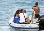 Ibiza 9 juli 2009
Wesley Sneijder en Yolanthe Cabau v Kasbergen met zus op ibiza , Wesley had een hele grote boot gehuurd en ging lunchen bij de populaire strandtent Blue Marlin.
Peter Smulders bv