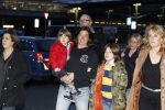 Schiphol 14 maart 2011
Amanda Krabbe komt na 4 maanden terug op schiphol en wordt daar ontavangen door martijn Bickel Jasmijn Achilles Michelle en haar ouders en beste vriendinnen.
Peter Smulders bv