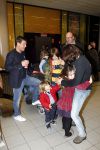 Schiphol 14 maart 2011
Amanda Krabbe komt na 4 maanden terug op schiphol en wordt daar ontavangen door martijn Bickel Jasmijn Achilles Michelle en haar ouders en beste vriendinnen.
Peter Smulders bv