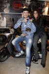Amsterdam 17 februari 2011
Ben saunders krijgt zijn Vespa Buddha tot Buddha scooter.
Peter Smulders bv