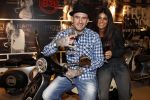 Amsterdam 17 februari 2011
Ben saunders krijgt zijn Vespa Buddha tot Buddha scooter.
Peter Smulders bv