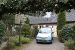 Blaricum 1 februari 2011
Caroline Kaart in haar huis met haar hond en met stiefdochter en haar man.
Peter Smulders bv