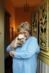Blaricum 1 februari 2011
Caroline Kaart in haar huis met haar hond en met stiefdochter en haar man.
Peter Smulders bv