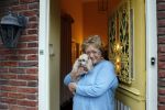 Blaricum 1 februari 2011
Caroline Kaart in haar huis met haar hond en met stiefdochter en haar man.
Peter Smulders bv