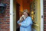 Blaricum 1 februari 2011
Caroline Kaart in haar huis met haar hond en met stiefdochter en haar man.
Peter Smulders bv
