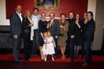 Amsterdam 3 maart 2011
Fons v Westerloo krijgt koninklijke onderscheiding uit handen van Burgemeester Eberhard v d Laan in het concertgebouw. Fons met vrouw kinderen en kleinkinderen
Peter Smulders