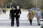 Amsterdam 12 maart 2011
Crematie van Ria Alberti op westgaarde. Frits Huffnagels met vriend
Peter Smulders bv