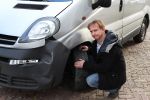 Eindhoven, 23 Februari 2011
Johan Vlemmix met auto door berm
Foto Peter Smulders BV