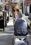 Amsterdam 11 maart 2011
Jorinde Moll met bbaby achter kinderwagen.
Peter Smulders bv