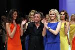 Amsterdam 7 maart 2011
Modeshow Jos v raak in de westergasfabriek met als modellen oa Georgina Verbaan Irene v d Laar Froukje de Both Quinty Trustfull Marvy Rieder en Kim Feenstra.
Peter Smulders bv