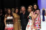 Amsterdam 7 maart 2011
Modeshow Jos v raak in de westergasfabriek met als modellen oa Georgina Verbaan Irene v d Laar Froukje de Both Quinty Trustfull Marvy Rieder en Kim Feenstra.
Peter Smulders bv