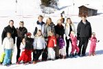 Lech 19 februari 2011
Fotosessie met de koninklijke familie in Lech. Aanwezig waren Koningin Beatrix Prins Willem Alexander Maxima Prinses Amalai Ariane en Alexia aslmede Prins Constantijn met zijn vrouw Prinses Laurentien en kinderen en Prins Friso met zijn vrouw Mabel Wisse Smit en hun kinderen.
Peter Smulders bv