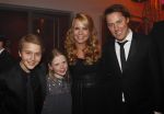 Amsterdam 8 maart 2011
Premiere van de film Gooische vrouwen in het nieuwe de la Mar theater. Linda de Mol met Jeroen Rietbergen en Julian en Noa
Peter Smulders bv