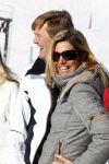 Lech 19 februari 2011
Fotosessie met de koninklijke familie in Lech. Aanwezig waren Koningin Beatrix Prins Willem Alexander Maxima Prinses Amalai Ariane en Alexia aslmede Prins Constantijn met zijn vrouw Prinses Laurentien en kinderen en Prins Friso met zijn vrouw Mabel Wisse Smit en hun kinderen.
Peter Smulders bv