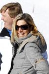 Lech 19 februari 2011
Fotosessie met de koninklijke familie in Lech. Aanwezig waren Koningin Beatrix Prins Willem Alexander Maxima Prinses Amalai Ariane en Alexia aslmede Prins Constantijn met zijn vrouw Prinses Laurentien en kinderen en Prins Friso met zijn vrouw Mabel Wisse Smit en hun kinderen.
Peter Smulders bv