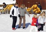 Lech 19 februari 2011
Fotosessie met de koninklijke familie in Lech. Aanwezig waren Koningin Beatrix Prins Willem Alexander Maxima Prinses Amalai Ariane en Alexia aslmede Prins Constantijn met zijn vrouw Prinses Laurentien en kinderen en Prins Friso met zijn vrouw Mabel Wisse Smit en hun kinderen.
Peter Smulders bv