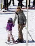 Lech 19 februari 2011
Fotosessie met de koninklijke familie in Lech. Aanwezig waren Koningin Beatrix Prins Willem Alexander Maxima Prinses Amalai Ariane en Alexia aslmede Prins Constantijn met zijn vrouw Prinses Laurentien en kinderen en Prins Friso met zijn vrouw Mabel Wisse Smit en hun kinderen.
Peter Smulders bv