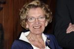 Zeist 10 maart 2011
Mieke Telkamp ontvangt uit handen van Anneke Gronloh een gouden DVD. Bart Peeters heeft alles georganiseerd.
Peter Smulders bv