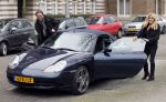 Amsterdam 12 februari 2011
Nicky v Dam heeft zijn vriendin Patricia Paay een Porsche 911 cabrio cadeau gegeven voor valentijnsdag.
Peter Smulders bv
