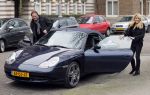 Amsterdam 12 februari 2011
Nicky v Dam heeft zijn vriendin Patricia Paay een Porsche 911 cabrio cadeau gegeven voor valentijnsdag.
Peter Smulders bv
