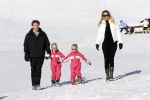 Lech 19 februari 2011
Fotosessie met de koninklijke familie in Lech. Aanwezig waren Koningin Beatrix Prins Willem Alexander Maxima Prinses Amalai Ariane en Alexia aslmede Prins Constantijn met zijn vrouw Prinses Laurentien en kinderen en Prins Friso met zijn vrouw Mabel Wisse Smit en hun kinderen.
Peter Smulders bv
