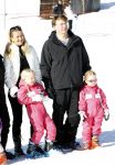 Lech 19 februari 2011
Fotosessie met de koninklijke familie in Lech. Aanwezig waren Koningin Beatrix Prins Willem Alexander Maxima Prinses Amalai Ariane en Alexia aslmede Prins Constantijn met zijn vrouw Prinses Laurentien en kinderen en Prins Friso met zijn vrouw Mabel Wisse Smit en hun kinderen.
Peter Smulders bv