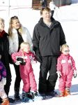 Lech 19 februari 2011
Fotosessie met de koninklijke familie in Lech. Aanwezig waren Koningin Beatrix Prins Willem Alexander Maxima Prinses Amalai Ariane en Alexia aslmede Prins Constantijn met zijn vrouw Prinses Laurentien en kinderen en Prins Friso met zijn vrouw Mabel Wisse Smit en hun kinderen.
Peter Smulders bv